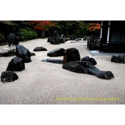 Steingarten im Kangobuji-Tempel in Koya.