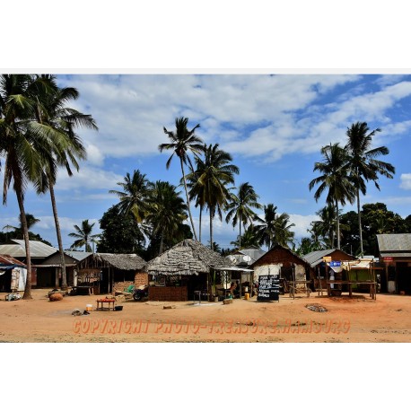 Dorfszene auf dem Weg nach Bagamoyo.