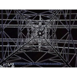 Strommast einer Überlandleitung. Kunstbild.