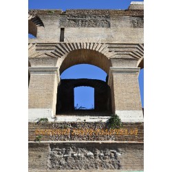 Detail des Kolosseum in Rom aus Süd-Osten gesehen.