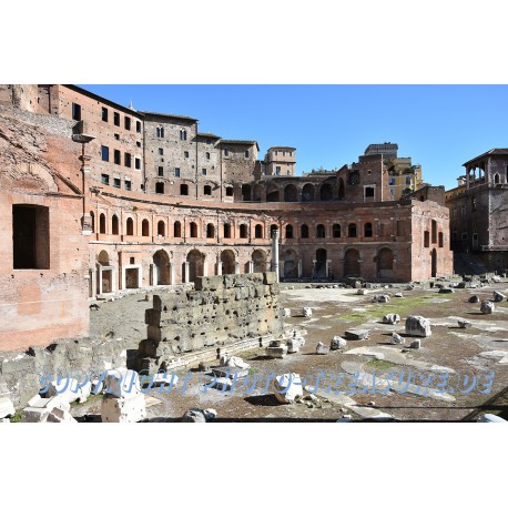 Im Trajans-Forum, Rom.