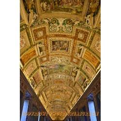 Deckenansicht der Loggien Raffaels im Vatikanischen Museum, Rom.