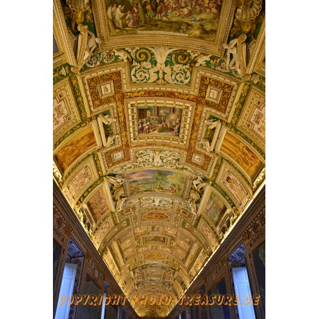 Deckenansicht der Loggien Raffaels im Vatikanischen Museum, Rom.