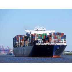 Containerschiff "Magellan" 2