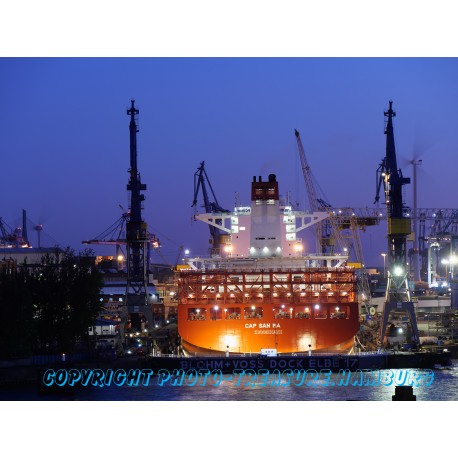 Das Containerschiff " Cap San Marco".