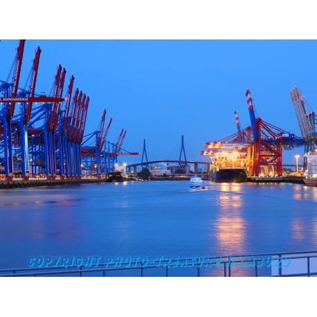 Containerterminals im Hafen Waltershof.